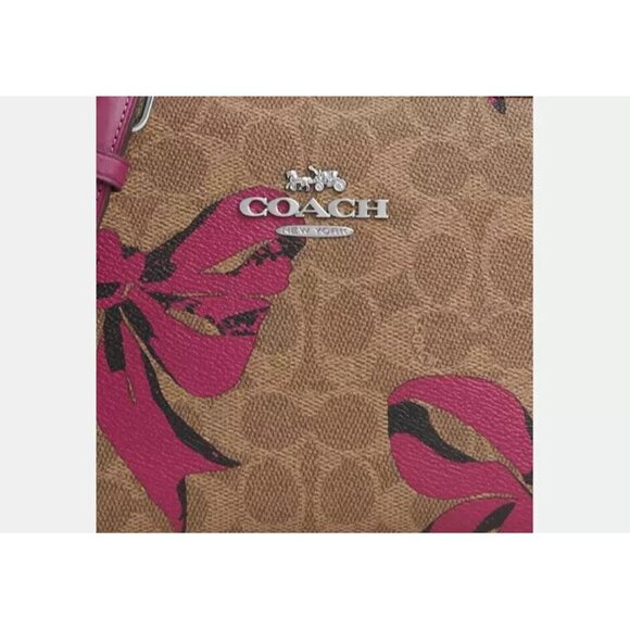 Coach Jamie Camera Bag In Signature Canvas With Bow Print CZ769 NWT Authentic - Picture 4 of 6